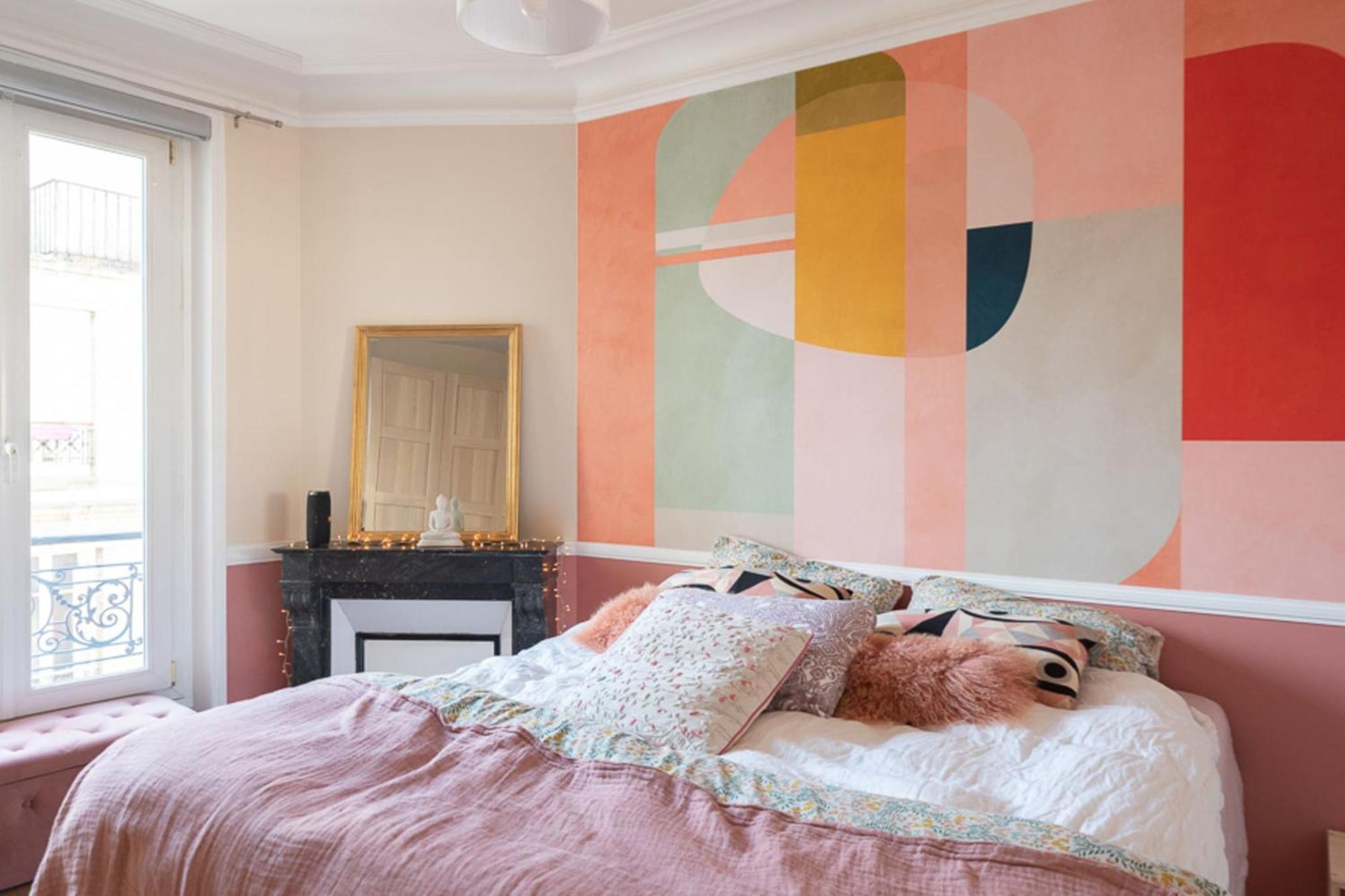 Very Bright Love Nest Near Montmartre